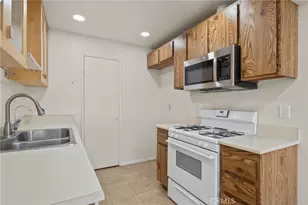 1305 Brentwood Cir, Corona, CA 92882 - Photo 13