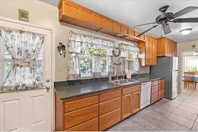 16470 Upland, Fontana, CA 92335 - Photo 13