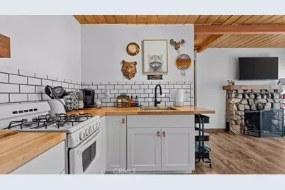 573 Spruce, Sugarloaf, CA 92386 - Photo 15