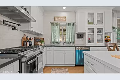 3735 Hilgard, Corona, CA 92882 - Photo 7