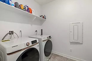 16728 Grapefruit Ln, Fontana, CA 92336 - Photo 31