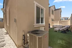 16728 Grapefruit Ln, Fontana, CA 92336 - Photo 23