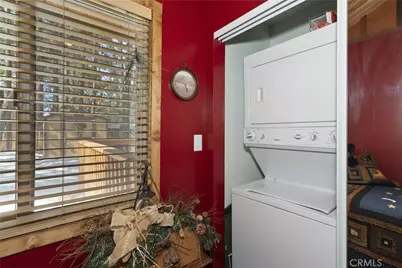 328 Wabash, Sugarloaf, CA 92386 - Photo 21