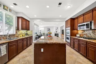 15670 Dobbs Peak Ln, Fontana, CA 92336 - Photo 17