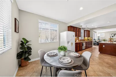 15670 Dobbs Peak Ln, Fontana, CA 92336 - Photo 25