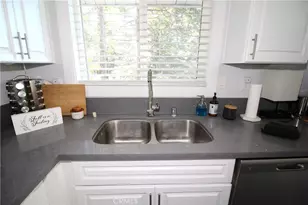 30904 Live Oak Dr, Running Springs, CA 92382 - Photo 5