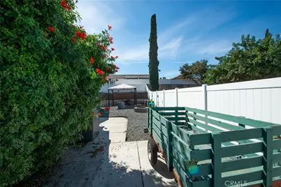 10444 Charleston Drive, Riverside, CA 92503 - Photo 31