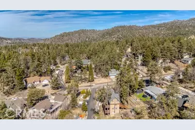 32455 Scandia, Running Springs, CA 92382 - Photo 21