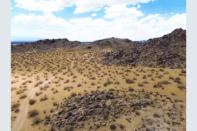 16 Laguna Seca, Apple Valley, CA 92307 - Photo 5