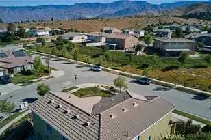 31801 Oak Wood Cir, Yucaipa, CA 92399 - Photo 3