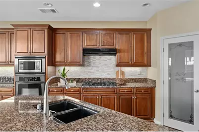 5073 Snowberry Drive, Fontana, CA 92336 - Photo 21