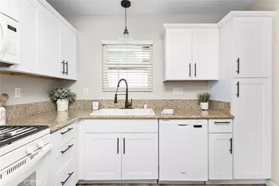 35244 Velardo Dr, Yucaipa, CA 92399 - Photo 13