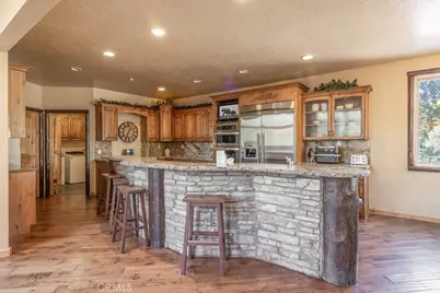 1086 Heritage, Big Bear City, CA 92314 - Photo 11