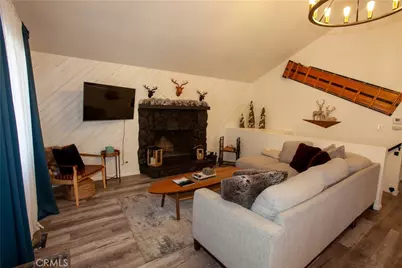 33067 Robin, Running Springs, CA 92382 - Photo 3