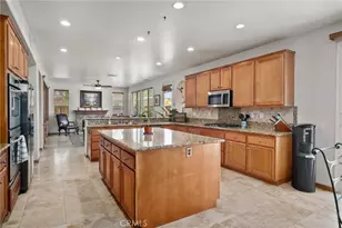 17241 Greentree Dr, Riverside, CA 92503 - Photo 19