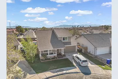 12269 Stonegate Cir, Victorville, CA 92392 - Photo 11