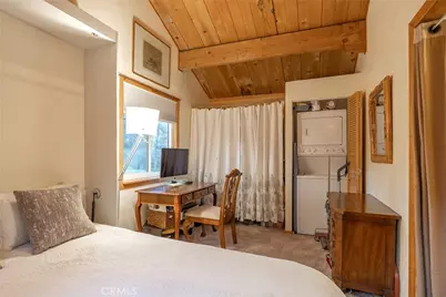 875 Santa Barbara, Sugarloaf, CA 92386 - Photo 27