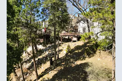 915 Trinity, Lake Arrowhead, CA 92352 - Photo 41