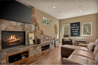 915 Trinity, Lake Arrowhead, CA 92352 - Photo 3