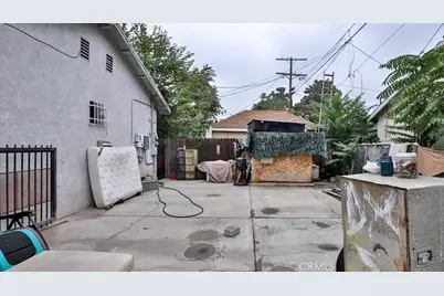 6414 S Hoover Street, Los Angeles, CA 90044 - Photo 17