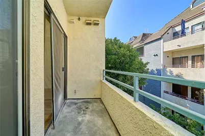 720 W 4th #305, Long Beach, CA 90802 - Photo 27