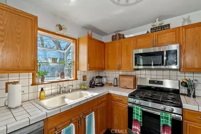 1211 Yosemite, Lake Arrowhead, CA 92352 - Photo 13