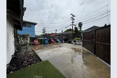 323 W 47th Place, Los Angeles, CA 90037 - Photo 21