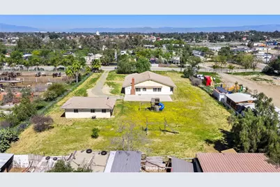 21725 Pinewood, Perris, CA 92570 - Photo 63