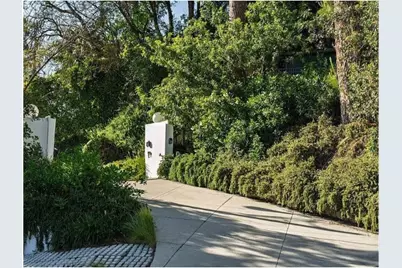 1030 San Rafael Ln, Pasadena, CA 91105 - Photo 49