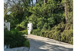 1030 San Rafael Ln, Pasadena, CA 91105 - Photo 49