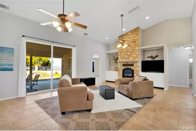 8250 Snow Cap, Pinon Hills, CA 92372 - Photo 5