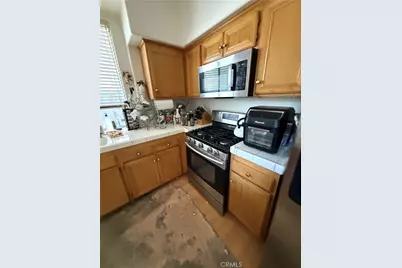 19327 Ackerman Avenue, Newhall, CA 91321 - Photo 3