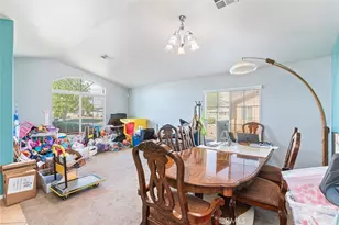 14193 Fresian, Apple Valley, CA 92307 - Photo 9