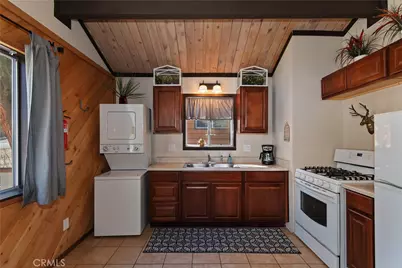 254 Wabash Lane, Sugarloaf, CA 92386 - Photo 13