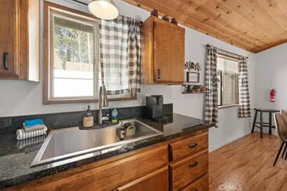 921 Wendy, Big Bear City, CA 92314 - Photo 7