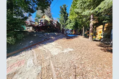 372 Cedarbrook Drive, Twin Peaks, CA 92391 - Photo 13