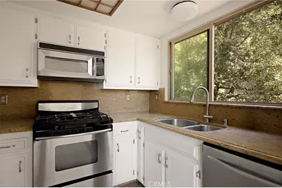 27711 Alpen, Lake Arrowhead, CA 92352 - Photo 13