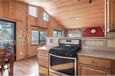 846 Menlo, Big Bear Lake, CA 92315 - Photo 13