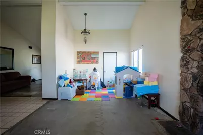 15168 Dakota, Victorville, CA 92394 - Photo 3