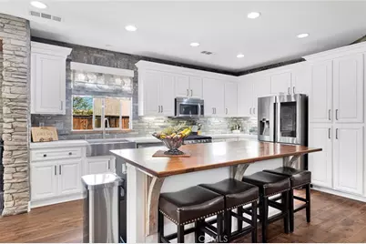 13817 Grant Way, Oak Hills, CA 92344 - Photo 9