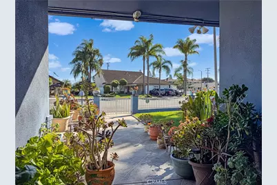 8131 Wenlock Circle, Huntington Beach, CA 92646 - Photo 29