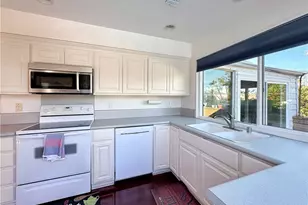8131 Wenlock Cir, Huntington Beach, CA 92646 - Photo 9