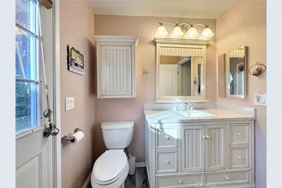 8131 Wenlock Circle, Huntington Beach, CA 92646 - Photo 15