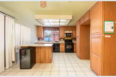 10988 Middleborough, Riverside, CA 92503 - Photo 3