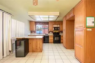 10988 Middleborough, Riverside, CA 92503 - Photo 3