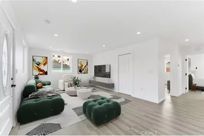 540 W 118th Street, Los Angeles, CA 90044 - Photo 5
