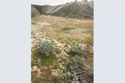 7111 Luane Trail, Colton, CA 92324 - Photo 5