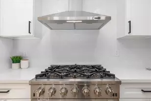 4793 Excelente Dr, Woodland Hills, CA 91364 - Photo 11