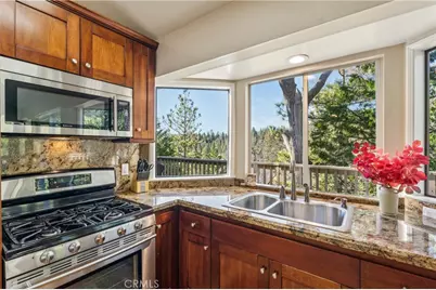 27391 Peninsula, Lake Arrowhead, CA 92352 - Photo 3
