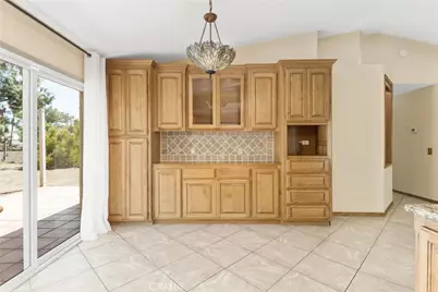 5695 N Yosemite, San Bernardino, CA 92407 - Photo 11